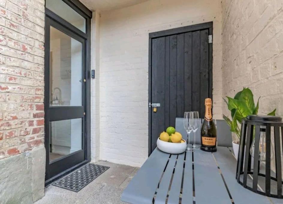 St Marg'S Hideaway; Grade II Listed Luxury Apartment In The Heart Of Cheltenham - Gateway To The Cotswolds! Sleeps 4 - Outdoor Seating And Free Private Parking! Esterno foto