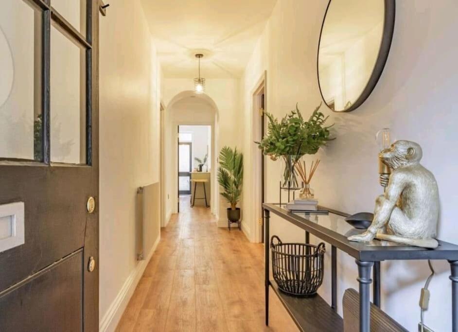 St Marg'S Hideaway; Grade II Listed Luxury Apartment In The Heart Of Cheltenham - Gateway To The Cotswolds! Sleeps 4 - Outdoor Seating And Free Private Parking! Esterno foto