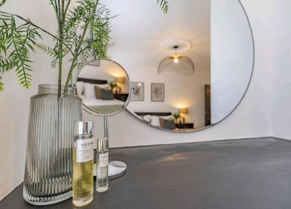 St Marg'S Hideaway; Grade II Listed Luxury Apartment In The Heart Of Cheltenham - Gateway To The Cotswolds! Sleeps 4 - Outdoor Seating And Free Private Parking! Esterno foto
